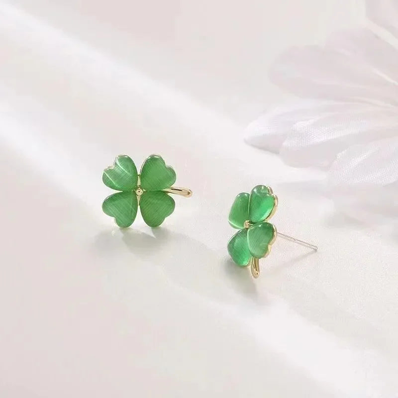 The new fashion four-leaf Clover earrings small exquisite earrings temperament