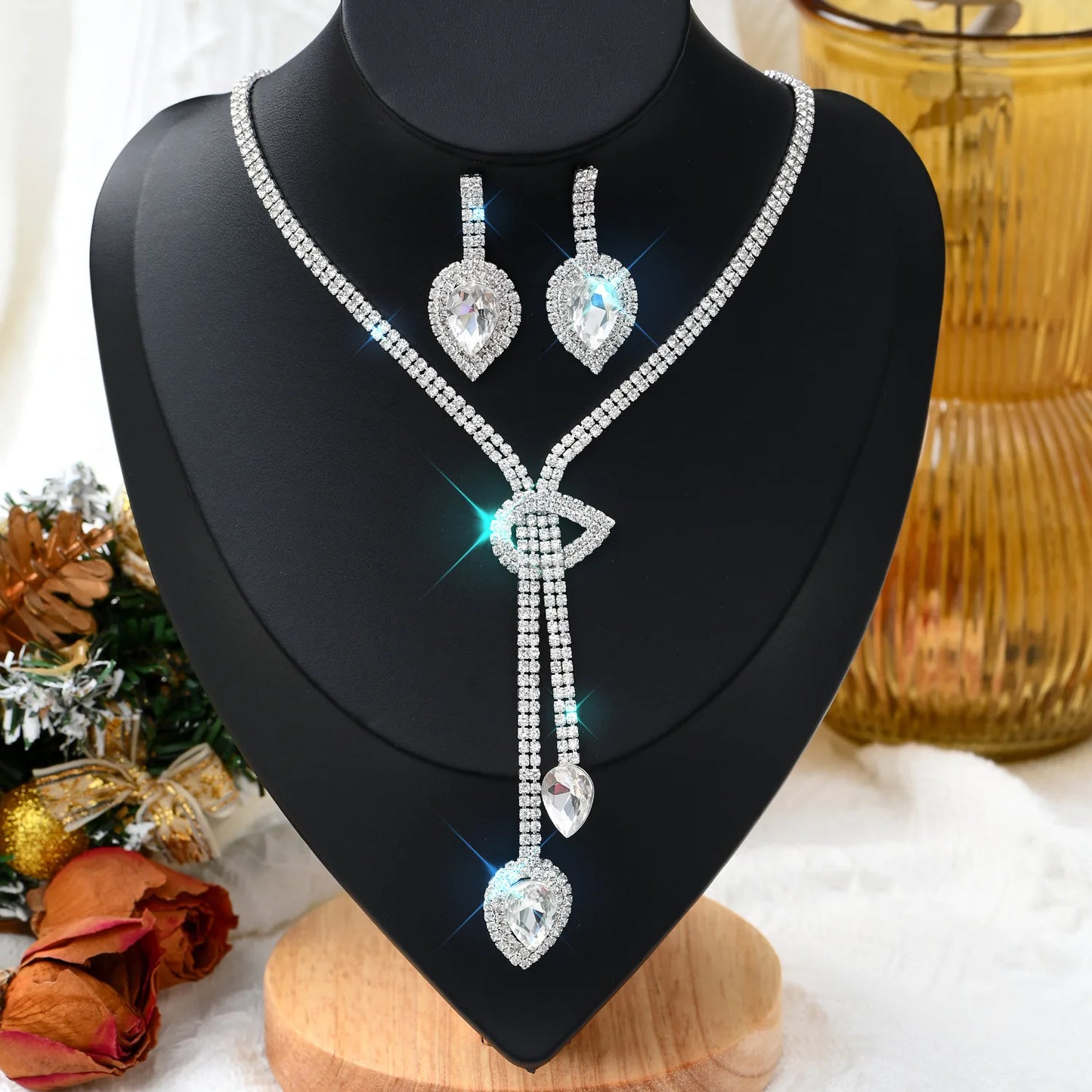 1 Set Of Fashionable Copper Inlaid Claw Chain Necklace, Earrings, Jewelry Set, for Women.