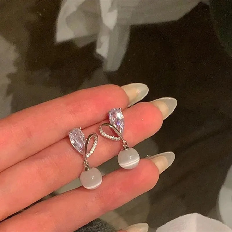 Light Luxury Cool Wind Gold Plated Alloy Opal Earrings