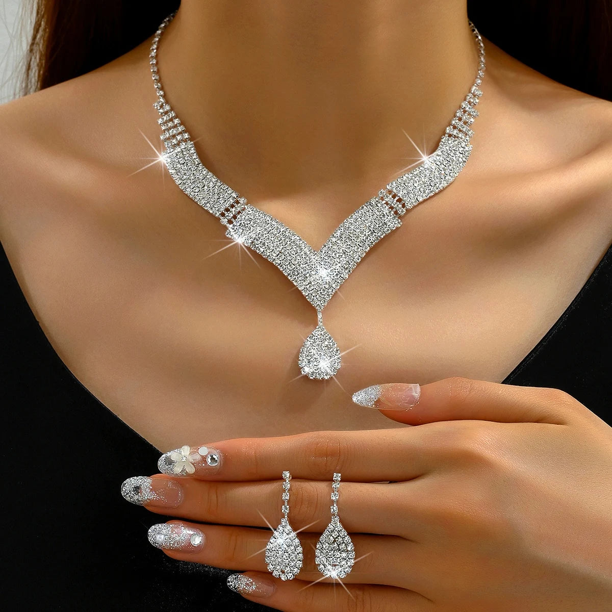 1 Set Of Fashionable Copper Inlaid Claw Chain Necklace, Earrings, Jewelry Set, for Women.